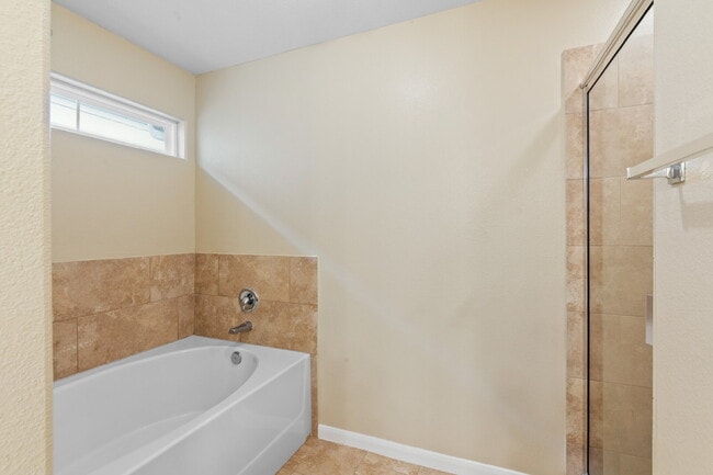 Building Photo - 17120 Wilthorne Gardens Ct