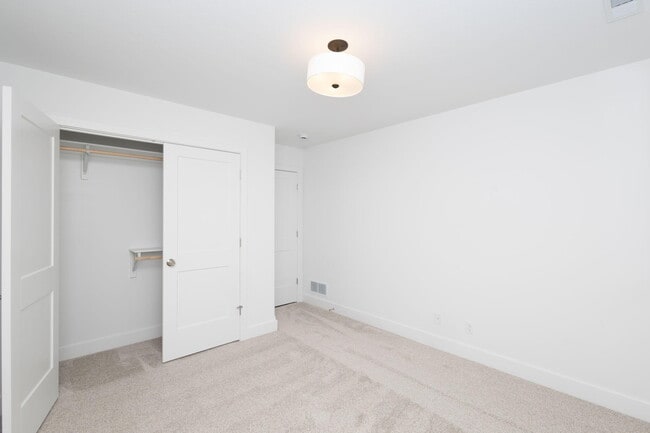 Building Photo - 4600 Chambers Bay Dr