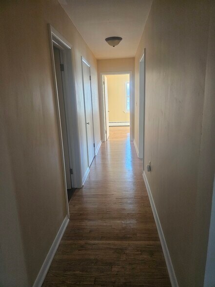 Building Photo - 834 Patrick Ln