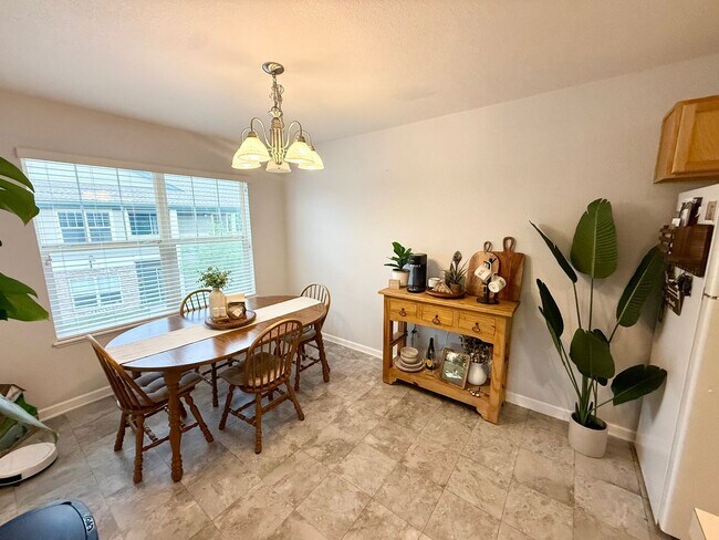 Building Photo - 5225 White Willow Dr