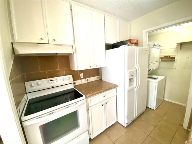 Building Photo - 6718 Silvermine Dr