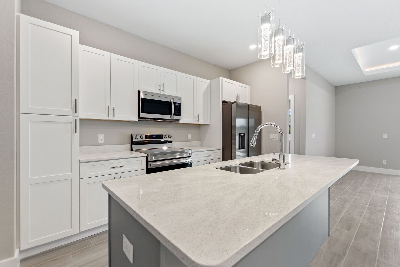 Building Photo - 825 Colville Dr
