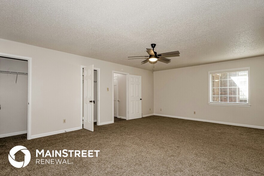 Building Photo - 2947 Pangbourne Cove