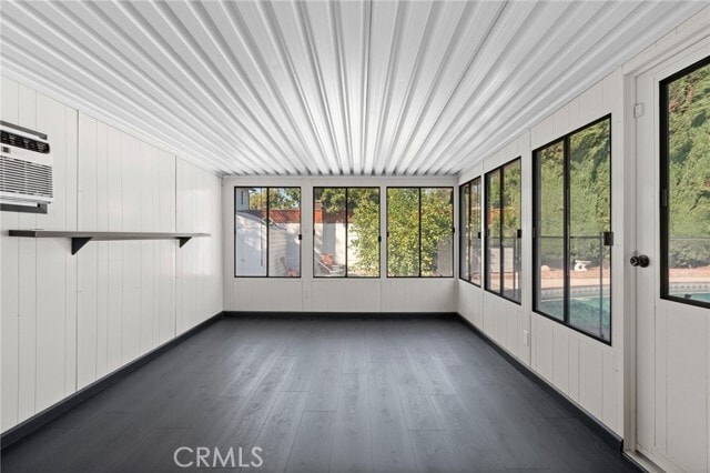 Building Photo - 6417 Graves Ave