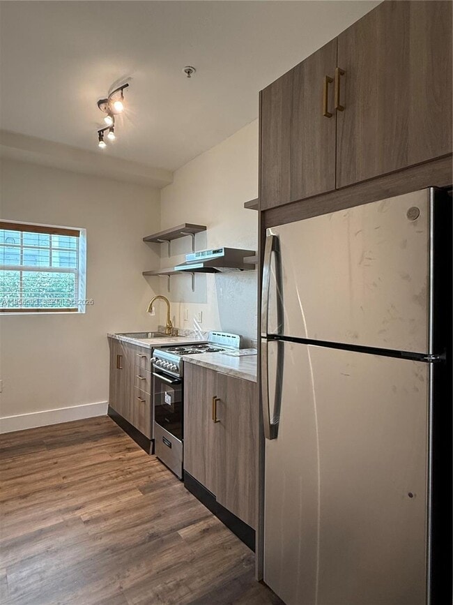 Building Photo - 1330 Pennsylvania Ave