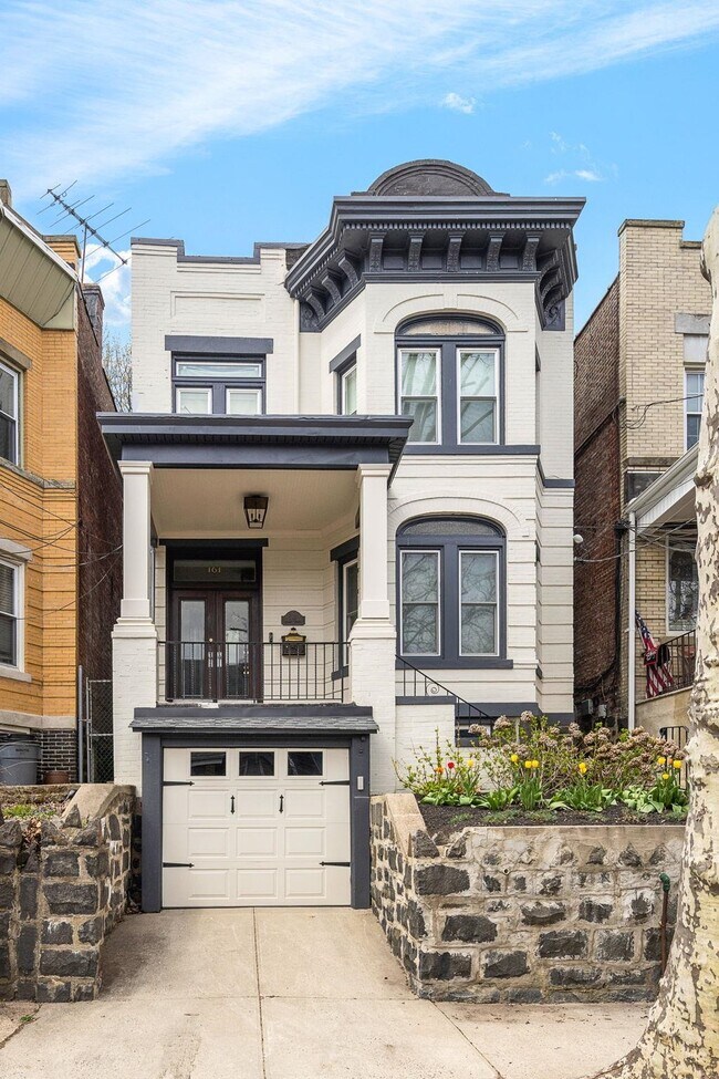 Building Photo - 161 Nesbit St