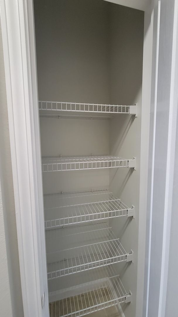 Building Photo - The Villas Condominiums  2/2 AVAILALBE NOW!