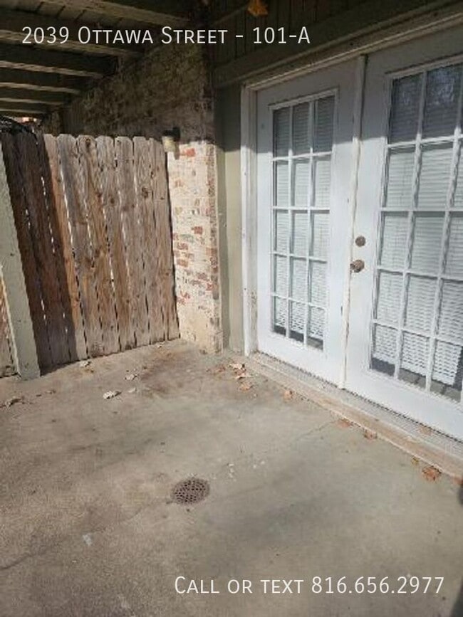 Building Photo - 2039 Ottawa St