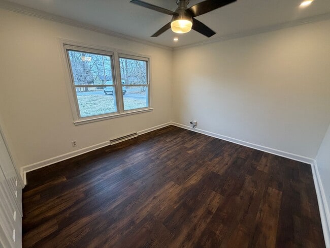 Building Photo - 2 Bedroom 2 Bath Brick rental home in Western Alamance county Fenced Yard 30x40 Garage custom Kit...