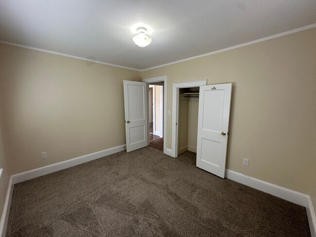Building Photo - Charming 2BR/1BA Home in a Convenient Location