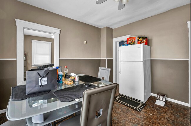 Building Photo - 4097 E 64th St