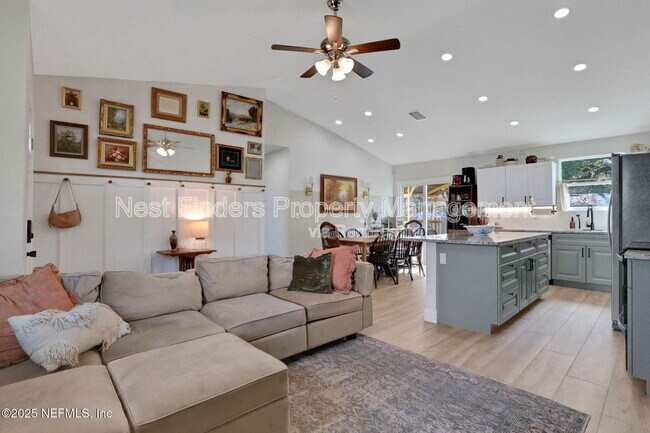Primary Photo - 11604 Sail Ave