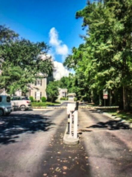 Building Photo - 1025g Algonquin Dr