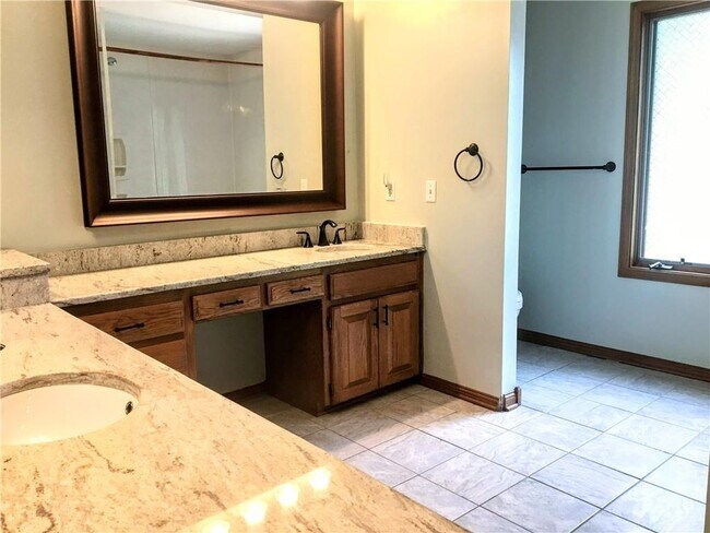 Building Photo - 3261 Eden Dr