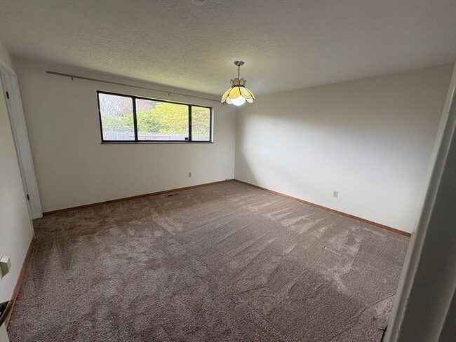 Building Photo - 3 Bed 3 Bath House