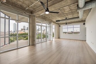 Building Photo - 1001 Belleview St