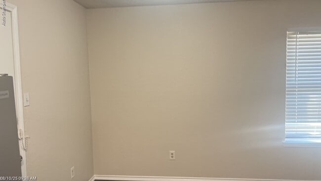 Building Photo - 207 Hosack St