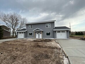 Building Photo - 485