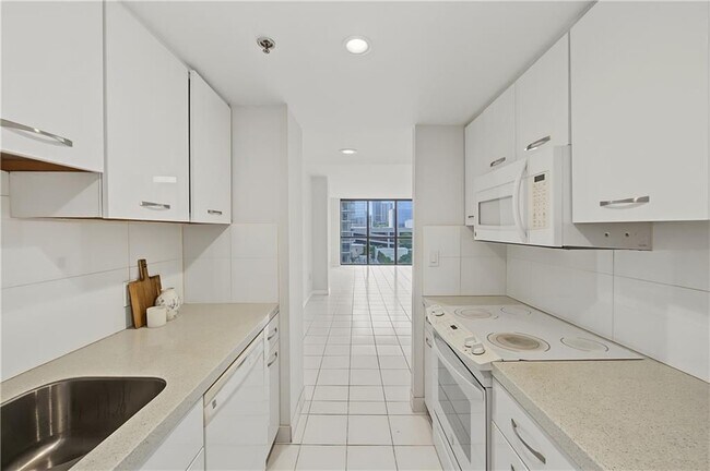 Building Photo - 1280 W Peachtree St NE