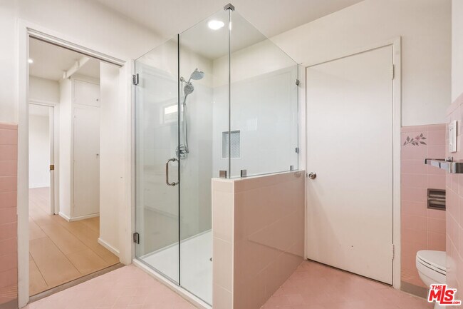 Building Photo - 1682 Larco Way