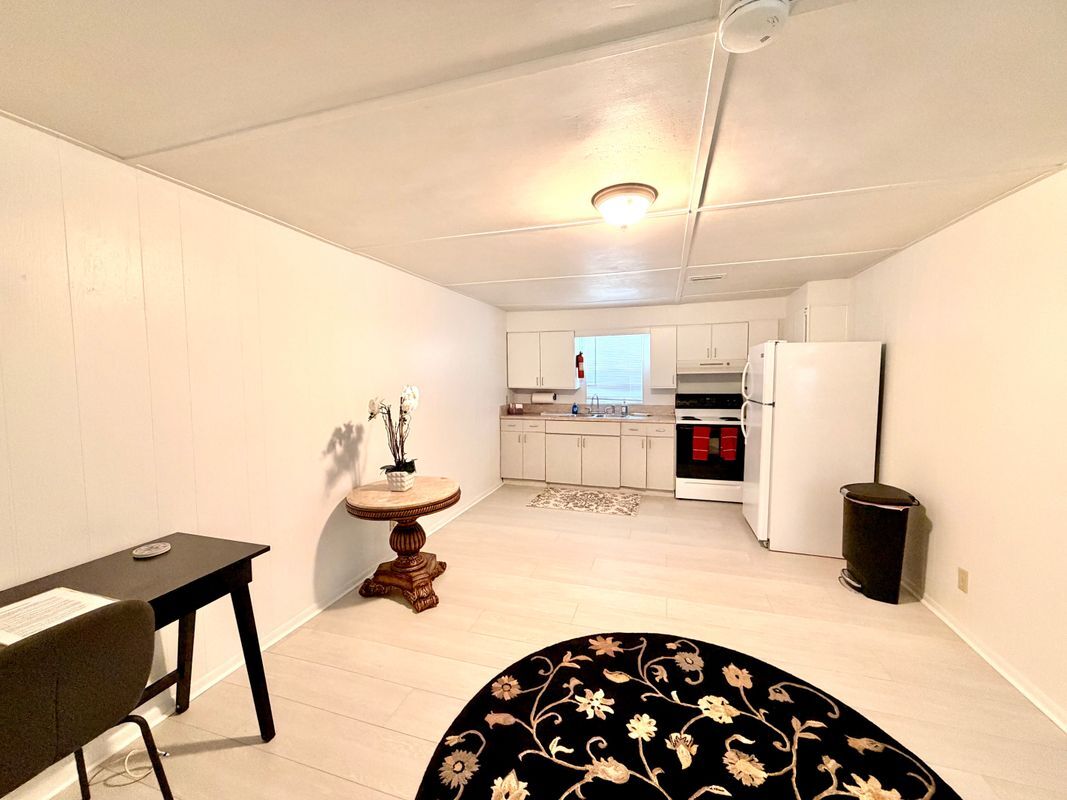 Building Photo - 9999 NE 120th St