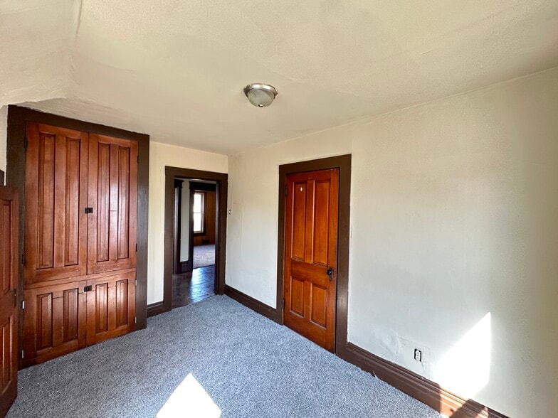 Building Photo - 413 Bartram Ave