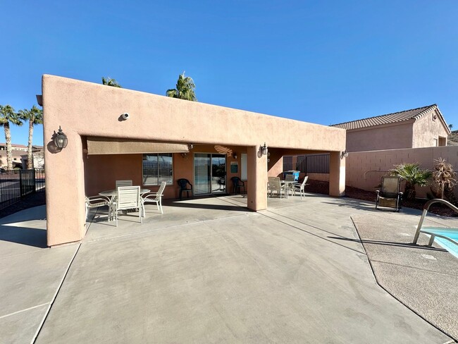 Building Photo - Nice 2 Bedroom Home in Desert Foothills Co...