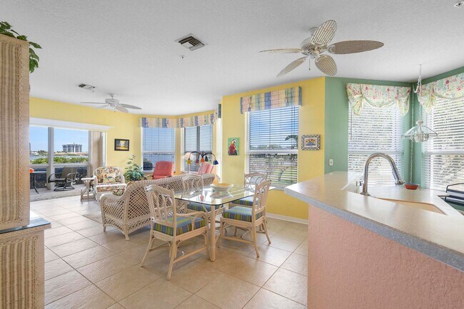 Building Photo - Beautiful Fully Furnished 3/2 Bouchelle Is...