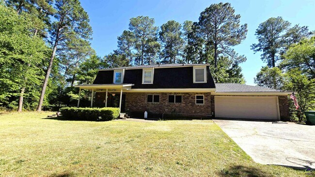 Building Photo - 201 Quail Run Dr