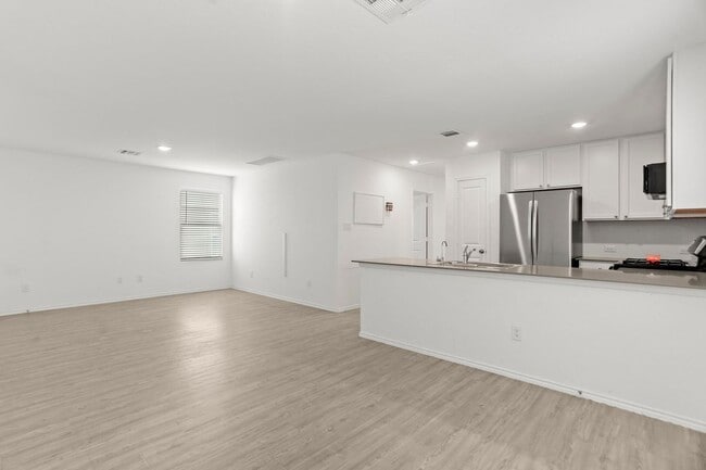 Building Photo - 3569 Millbrook Wy