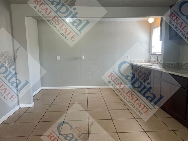 Building Photo - Take the Key!!!