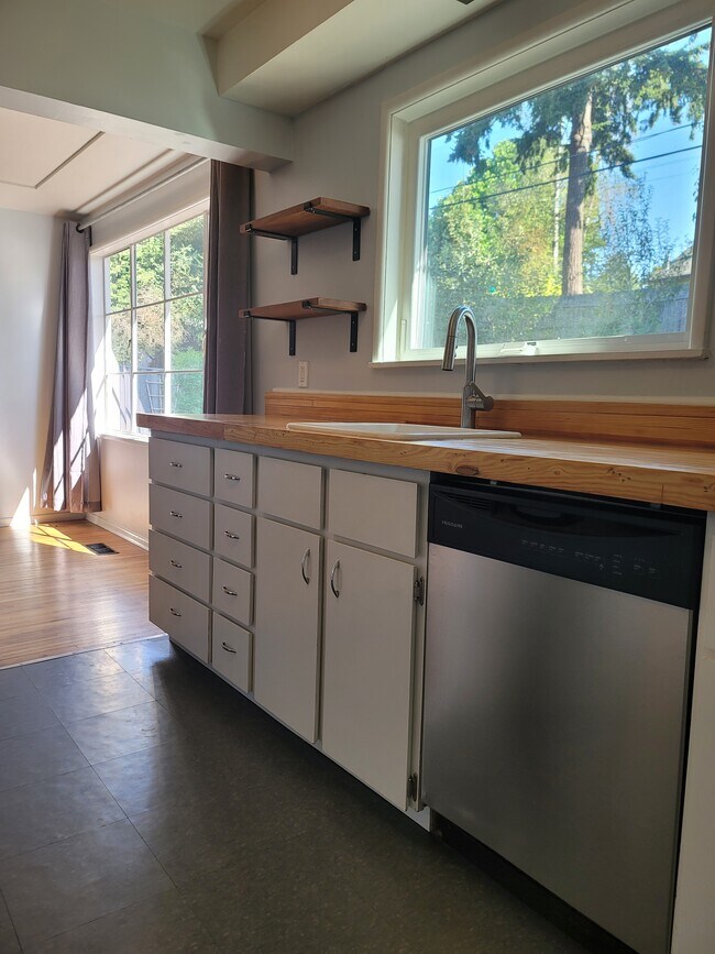 Building Photo - 1110 SE 113th Ave