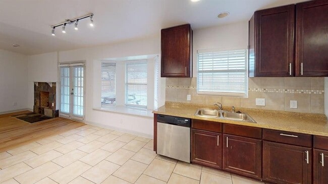 Building Photo - 9837 Childress Dr