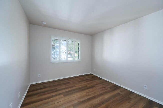 Building Photo - 667 Arroyo Oaks Dr