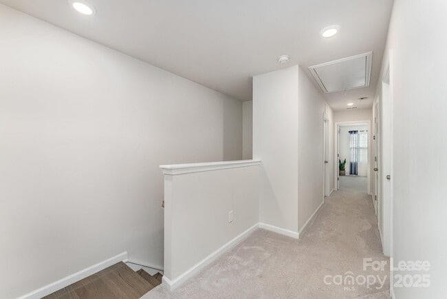 Building Photo - 9453 Avery Lilac Ln