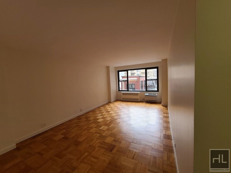 Building Photo - Fourth Avenue