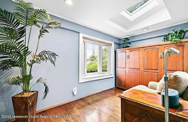 Building Photo - 214 Cliftwood Rd