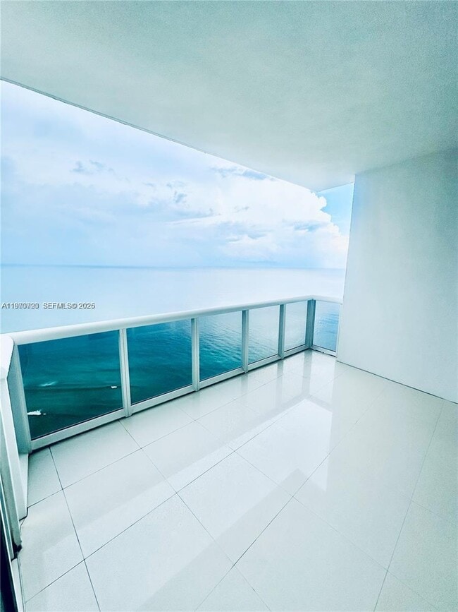 Building Photo - 18201 Collins Ave