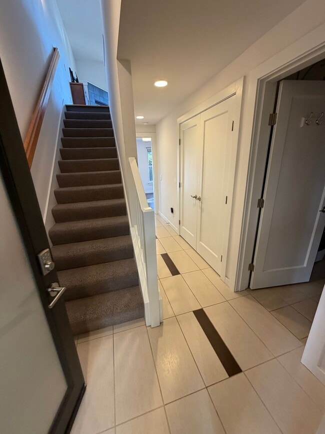 Building Photo - 3bd/3.5ba Townhouse on Capitol Hill
