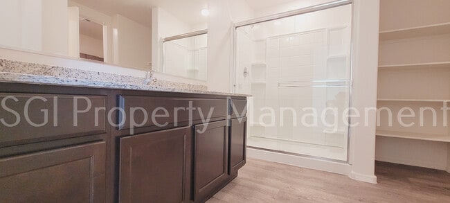 Building Photo - 1543 E Inouye Dr