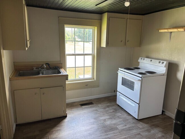 Building Photo - 1bd/1ba Apt in Leesville, SC