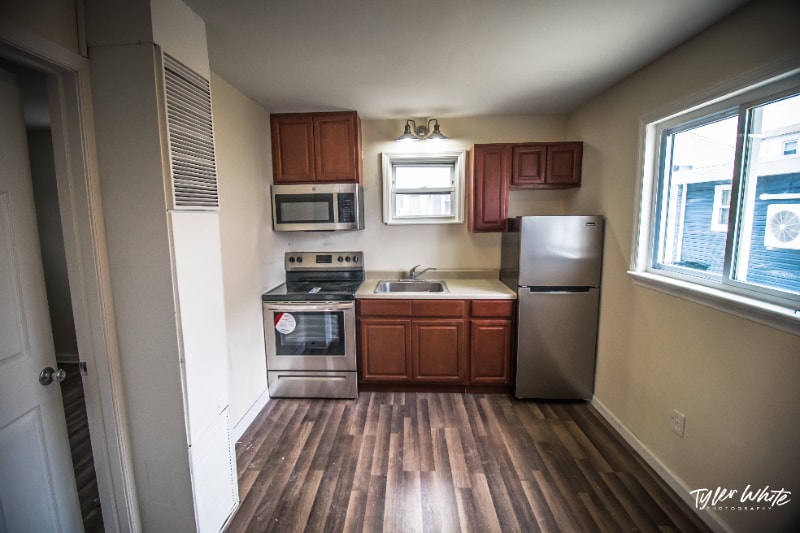 Building Photo - 542 W Maple Ave