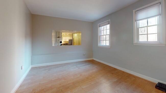 Building Photo - Capitol Hill Studio Apartment for Rent! Av...