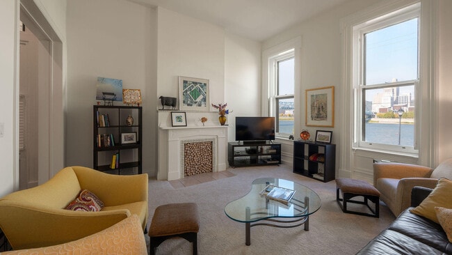 Building Photo - 225 Riverside Dr