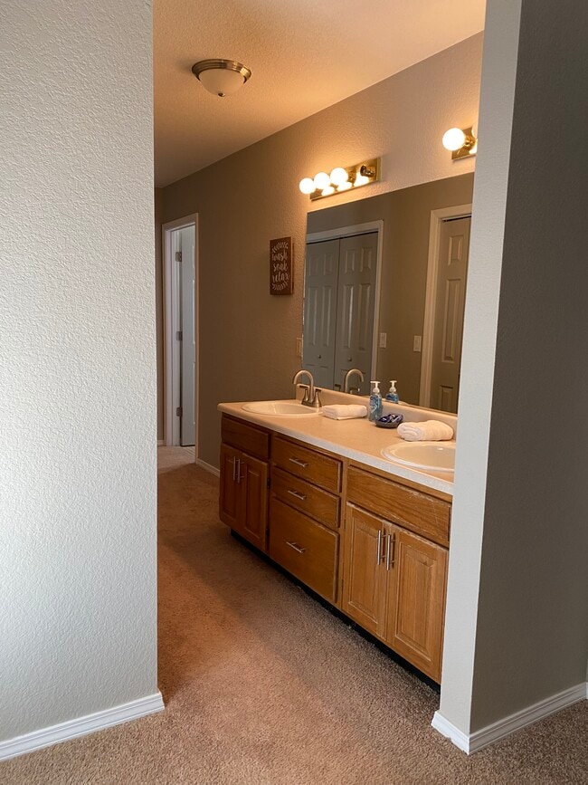 Building Photo - 4847 W Ponca St