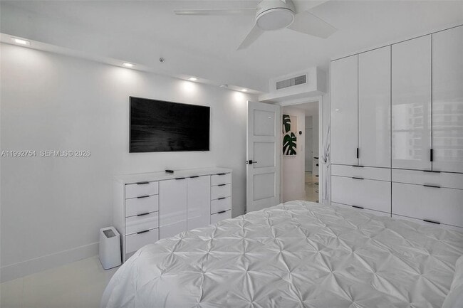 Building Photo - 2501 S Ocean Dr