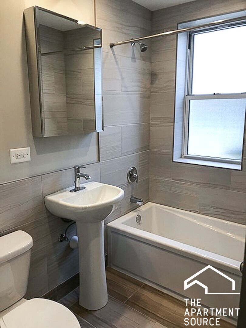 Building Photo - 1932 W Winona St