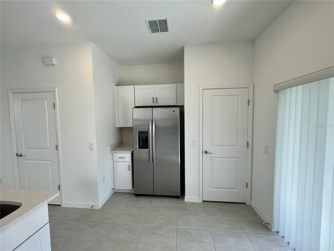 Building Photo - 3099 Skyline Lp