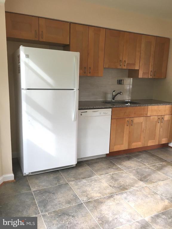 Building Photo - 9204 Bardon Rd