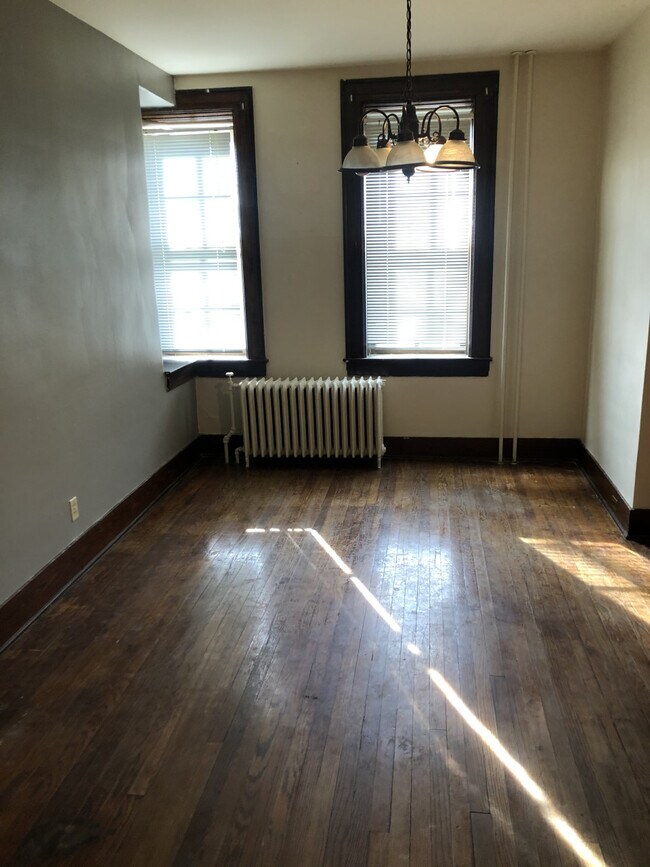 Building Photo - 2081 Garfield Ave